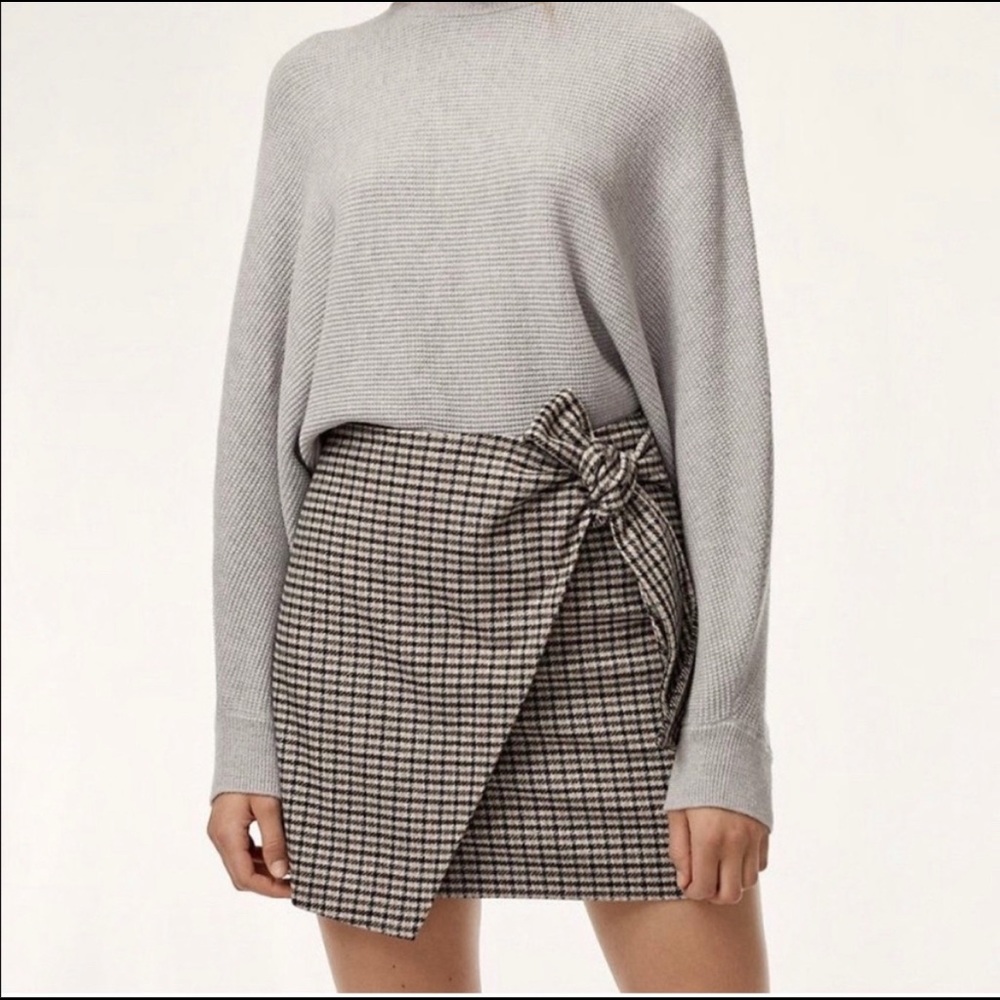 Aritzia Wilfred wool houndstooth wrap skirt size 8